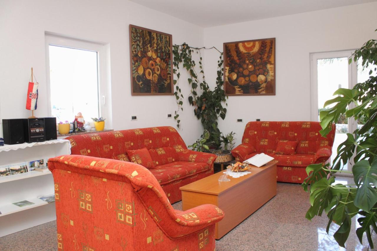 Apartments And Rooms By The Sea Vinjerac, Zadar - 3248 ภายนอก รูปภาพ