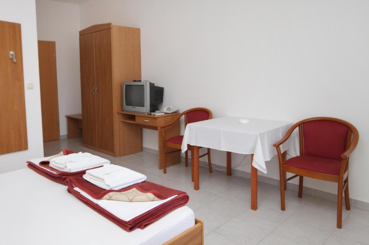Apartments And Rooms By The Sea Vinjerac, Zadar - 3248 ภายนอก รูปภาพ
