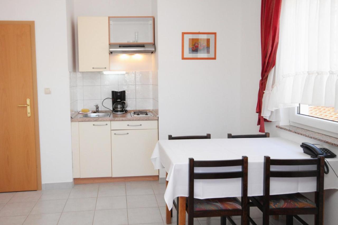 Apartments And Rooms By The Sea Vinjerac, Zadar - 3248 ภายนอก รูปภาพ